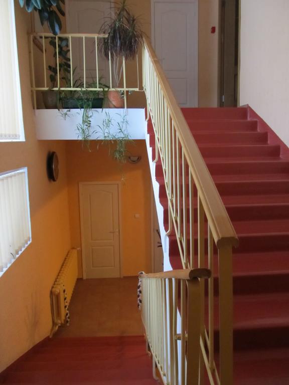Viesu Maja Ezerkalns Hotel Kraslava Bagian luar foto