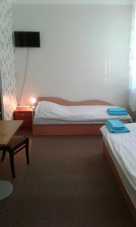 Viesu Maja Ezerkalns Hotel Kraslava Bagian luar foto