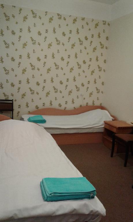 Viesu Maja Ezerkalns Hotel Kraslava Bagian luar foto
