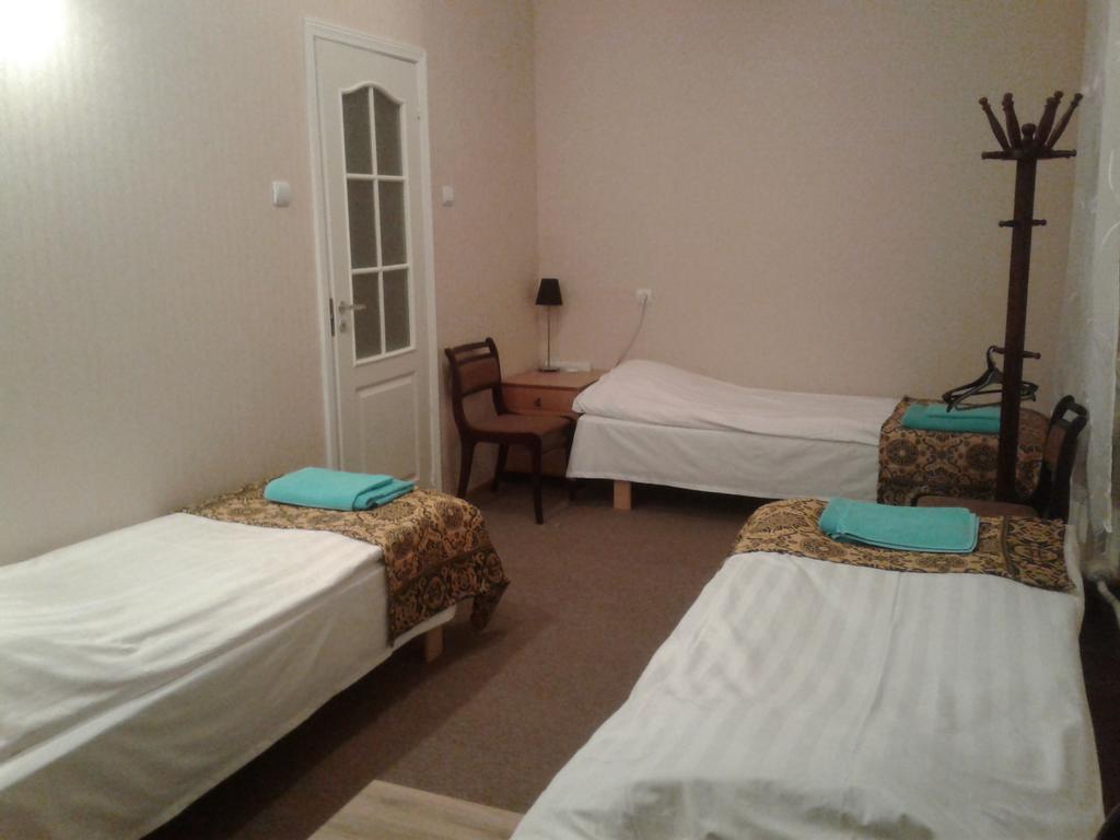 Viesu Maja Ezerkalns Hotel Kraslava Bagian luar foto