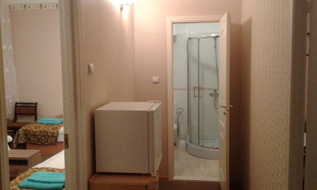 Viesu Maja Ezerkalns Hotel Kraslava Bagian luar foto