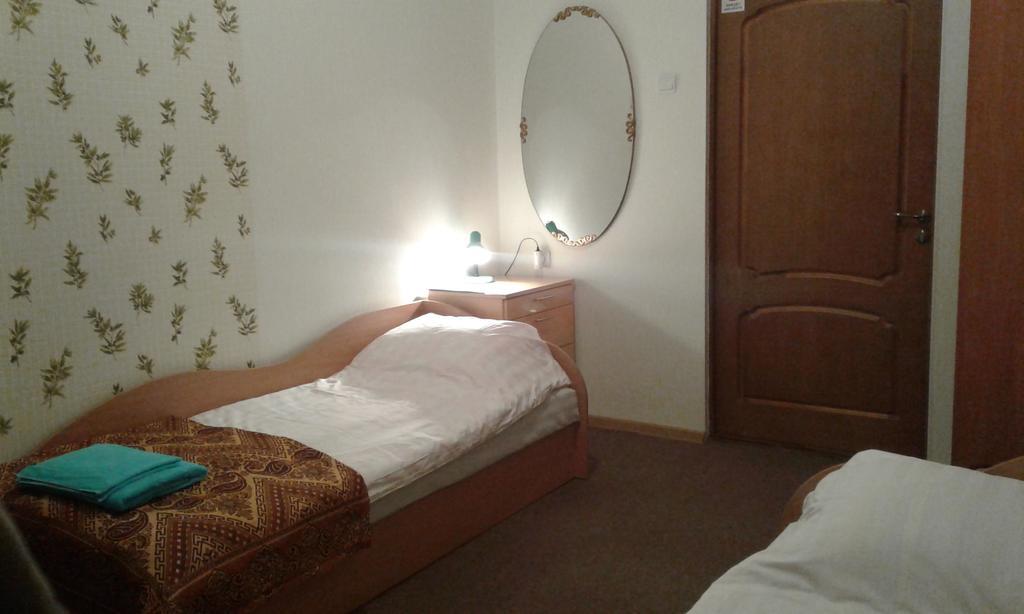 Viesu Maja Ezerkalns Hotel Kraslava Bagian luar foto